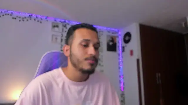 Snapshot of Raf_brunette chatting on January 16, 2025, 12:31 pm Raf brunette online show from January 16, 2025, 12:31 pm