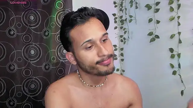 Snapshot of Raf_brunette chatting on October 16, 2025, 11:18 am Raf brunette online show from October 16, 2025, 11:18 am