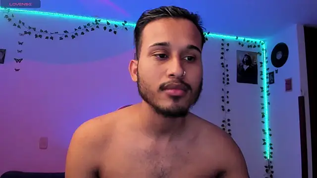 Snapshot of Raf_brunette chatting on March 4, 2025, 12:33 pm Raf brunette online show from March 4, 2025, 12:33 pm