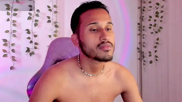 Snapshot of Raf_brunette chatting on September 26, 2025, 11:06 am Raf brunette online show from September 26, 2025, 11:06 am