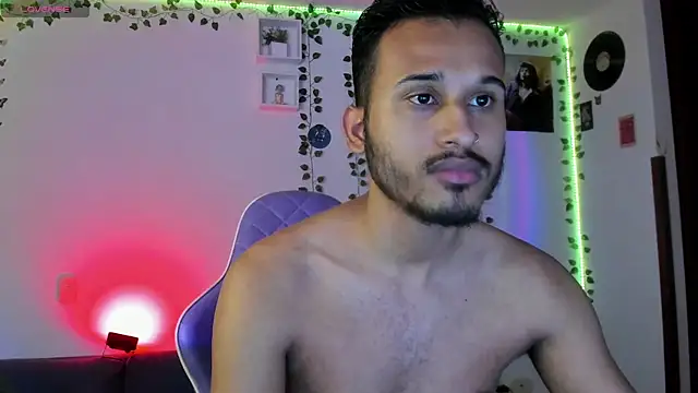 Snapshot of Raf_brunette chatting on January 11, 2025, 11:23 am Raf brunette online show from January 11, 2025, 11:23 am