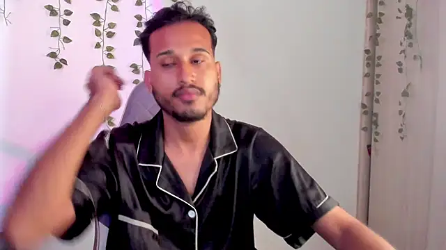 Snapshot of Raf_brunette chatting on September 28, 2025, 11:28 am Raf brunette online show from September 28, 2025, 11:28 am