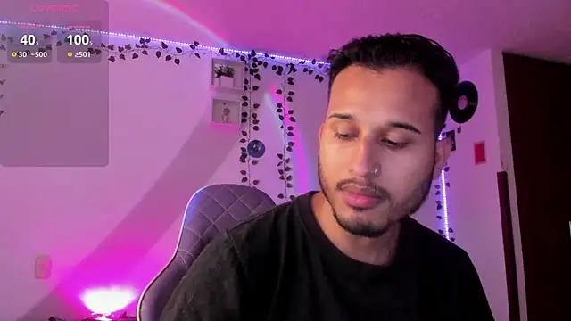 Snapshot of Raf_brunette chatting on February 19, 2025, 11:49 am Raf brunette online show from February 19, 2025, 11:49 am