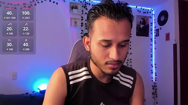 Snapshot of Raf_brunette chatting on February 27, 2025, 11:50 am Raf brunette online show from February 27, 2025, 11:50 am