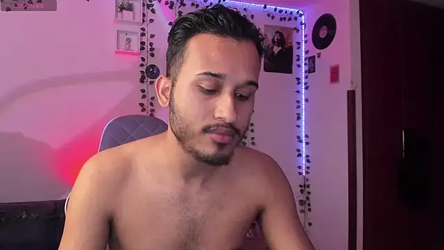 Snapshot of Raf_brunette chatting on March 11, 2025, 12:17 pm Raf brunette online show from March 11, 2025, 12:17 pm