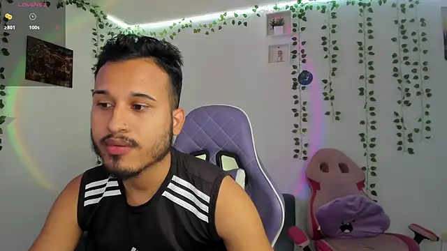 Snapshot of Raf_brunette chatting on December 30, 2024, 1:36 pm Raf brunette online show from December 30, 2024, 1:36 pm