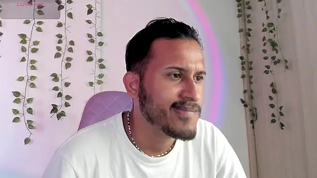 Snapshot of Raf_brunette chatting on September 17, 2025, 11:12 am Raf brunette online show from September 17, 2025, 11:12 am