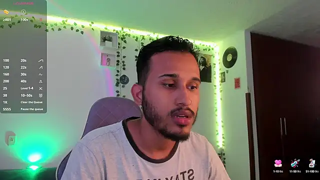 Snapshot of Raf_brunette chatting on January 5, 2025, 3:23 pm Raf brunette online show from January 5, 2025, 3:23 pm