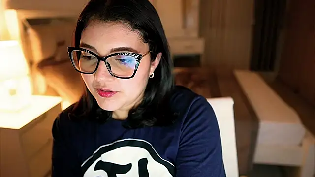 Camilaa bueno online show from September 18, 2025, 11:08 pm