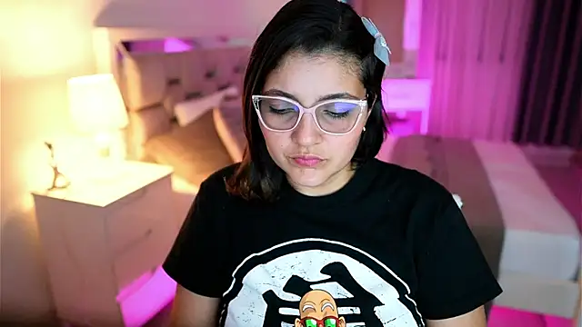 Camilaa bueno online show from March 16, 2025, 12:01 am