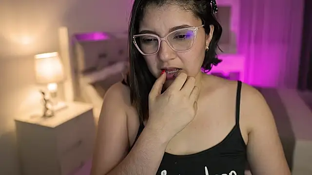 Camilaa bueno online show from January 13, 2025, 1:02 am