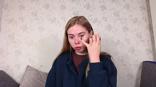 sofiaa here online show from May 13, 2026, 12:06 am