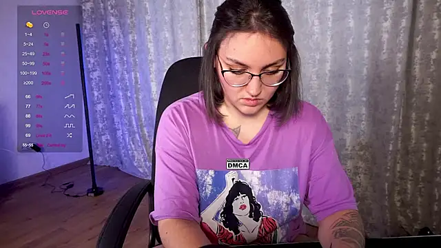 Snapshot of Hoot_owl_cb chatting on December 3, 2025, 5:41 am Hoot owl cb online show from December 3, 2025, 5:41 am