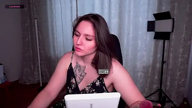 Snapshot of Hoot_owl_cb chatting on February 25, 2026, 2:01 am Hoot owl cb online show from February 25, 2026, 2:01 am