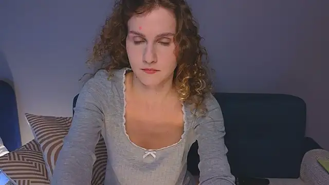 KarinaCurly online show from February 5, 2025, 1:15 am