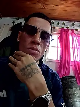 Snapshot of FlacoDani chatting on October 7, 2025, 5:14 pm FlacoDani online show from October 7, 2025, 5:14 pm