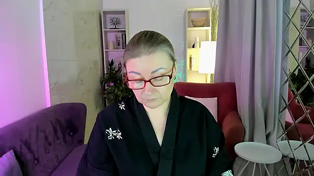 AlexandraKind online show from November 11, 2025, 8:36 pm