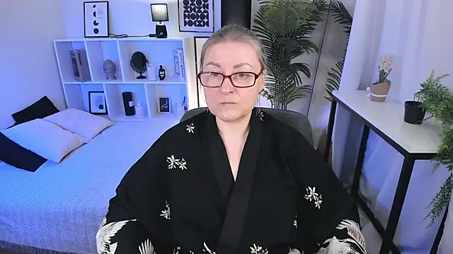 AlexandraKind online show from March 4, 2026, 8:38 pm