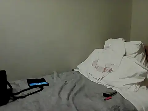 housewife shantie online show from November 3, 2025, 7:50 pm