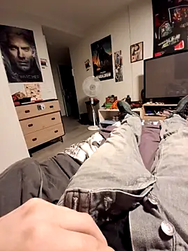 Snapshot of stev3w chatting on November 7, 2025, 6:29 am stev3w online show from November 7, 2025, 6:29 am