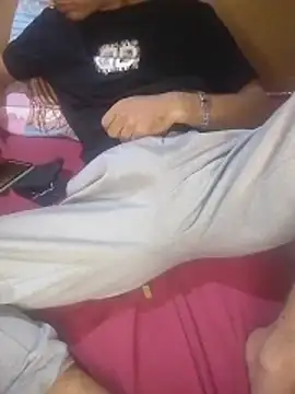 LOOLOOO123123 online show from November 7, 2025, 6:07 am