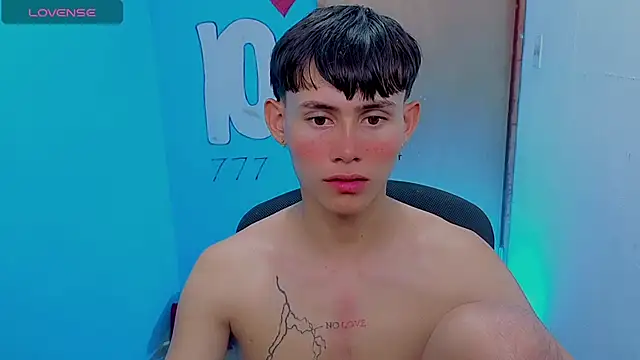 tanjiro cute online show from April 15, 2026, 2:39 am