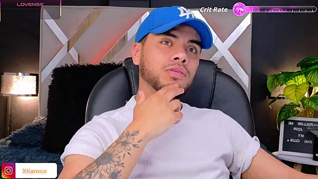 Snapshot of Tommidubois chatting on November 19, 2025, 3:39 am Tommidubois online show from November 19, 2025, 3:39 am