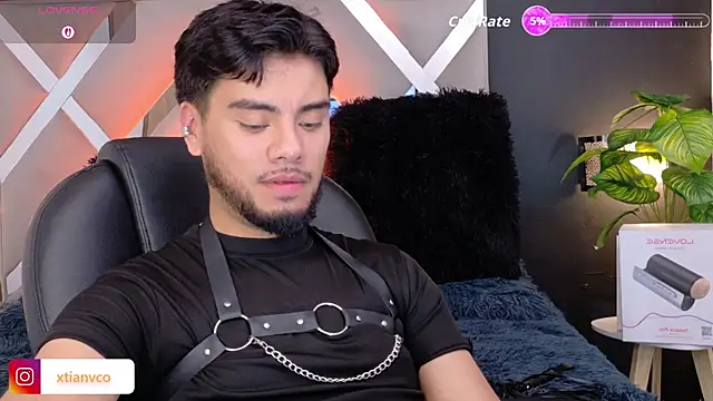 Snapshot of Tommidubois chatting on December 19, 2025, 4:16 am Tommidubois online show from December 19, 2025, 4:16 am