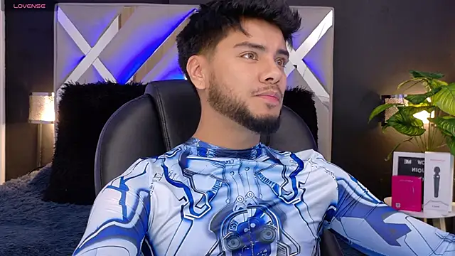 Snapshot of Tommidubois chatting on November 28, 2025, 4:01 am Tommidubois online show from November 28, 2025, 4:01 am