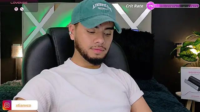 Snapshot of Tommidubois chatting on December 17, 2025, 4:06 am Tommidubois online show from December 17, 2025, 4:06 am