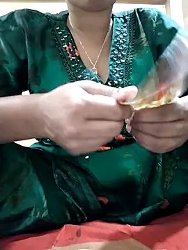 Magical Girl- online show from October 22, 2025, 4:12 am