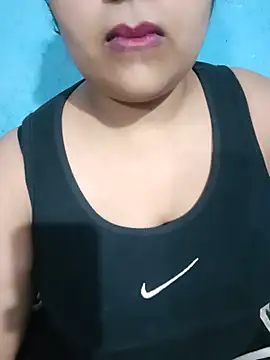 Snapshot of Love-Veronica chatting on July 30, 2026, 1:43 pm Love-Veronica online show from July 30, 2026, 1:43 pm