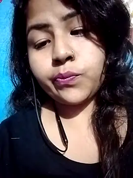 Snapshot of Love-Veronica chatting on February 3, 2026, 6:13 pm Love-Veronica online show from February 3, 2026, 6:13 pm