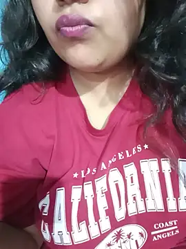 Snapshot of Love-Veronica chatting on June 30, 2026, 11:32 am Love-Veronica online show from June 30, 2026, 11:32 am