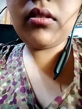 Snapshot of Love-Veronica chatting on February 8, 2026, 8:12 am Love-Veronica online show from February 8, 2026, 8:12 am