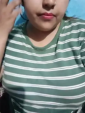 Snapshot of Love-Veronica chatting on July 5, 2026, 6:15 pm Love-Veronica online show from July 5, 2026, 6:15 pm