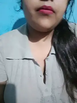 Snapshot of Love-Veronica chatting on July 7, 2026, 6:22 pm Love-Veronica online show from July 7, 2026, 6:22 pm