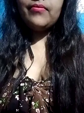 Snapshot of Love-Veronica chatting on February 19, 2026, 6:05 pm Love-Veronica online show from February 19, 2026, 6:05 pm