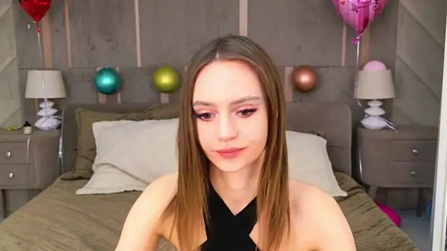 Snapshot of RebeccaMartons chatting on February 17, 2025, 6:42 am RebeccaMartons online show from February 17, 2025, 6:42 am