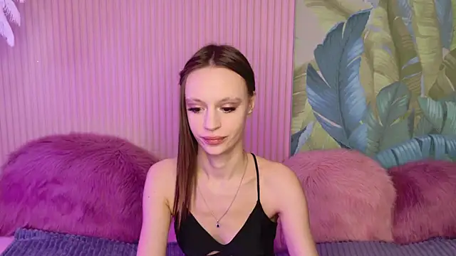 Snapshot of RebeccaMartons chatting on March 19, 2025, 2:48 am RebeccaMartons online show from March 19, 2025, 2:48 am