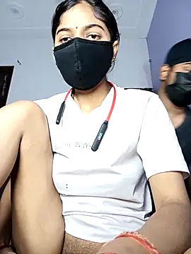 Snapshot of Amzing-Couple chatting on December 19, 2025, 3:36 pm Amzing-Couple online show from December 19, 2025, 3:36 pm