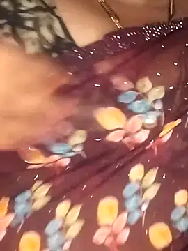 Sexy Radhikaa online show from November 28, 2025, 1:33 pm