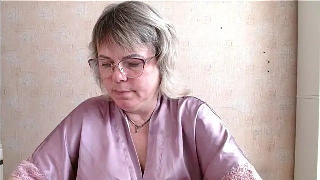 Snapshot of sweetsunset11 chatting on June 16, 2026, 3:45 pm sweetsunset11 online show from June 16, 2026, 3:45 pm