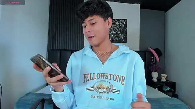 RaidenBoy1 online show from January 23, 2025, 7:51 pm