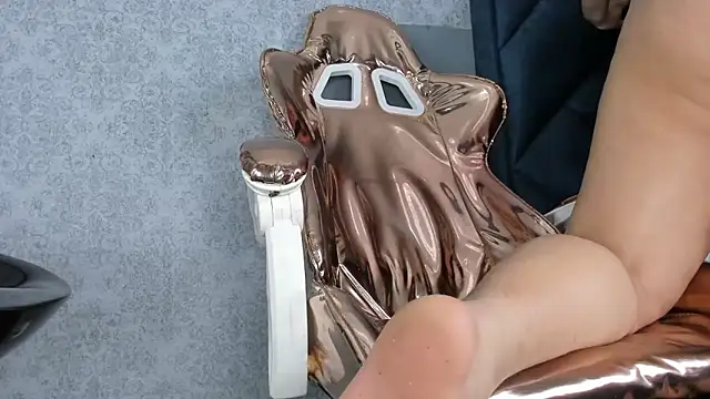 Snapshot of melody_hanks chatting on November 13, 2025, 8:35 pm melody hanks online show from November 13, 2025, 8:35 pm