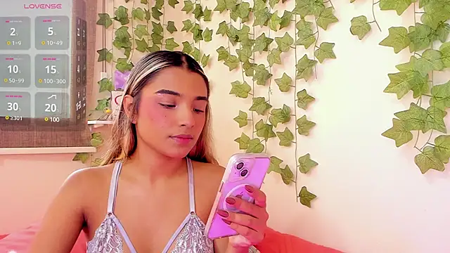 Annebull  online show from March 7, 2025, 8:22 pm