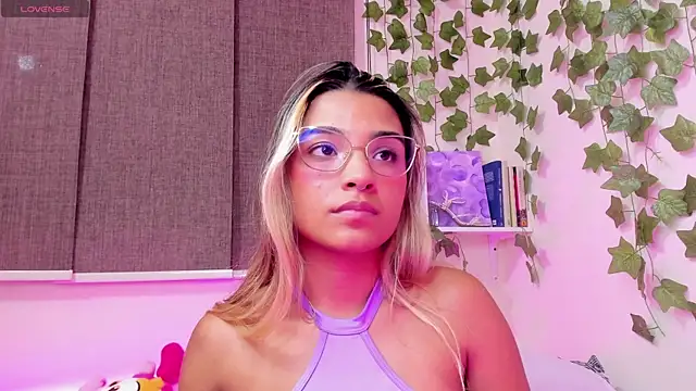 Annebull  online show from February 20, 2025, 1:36 am