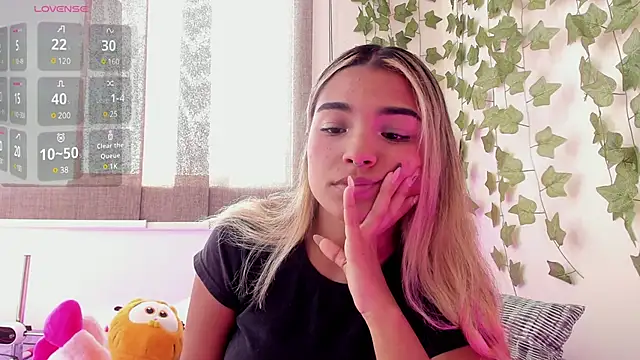 Annebull  online show from January 20, 2025, 7:46 pm