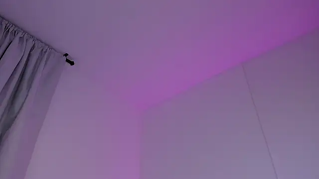 Annebull  online show from October 8, 2025, 5:42 am