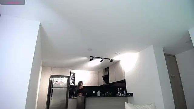 varenkaivanova 22 online show from March 27, 2026, 1:58 am